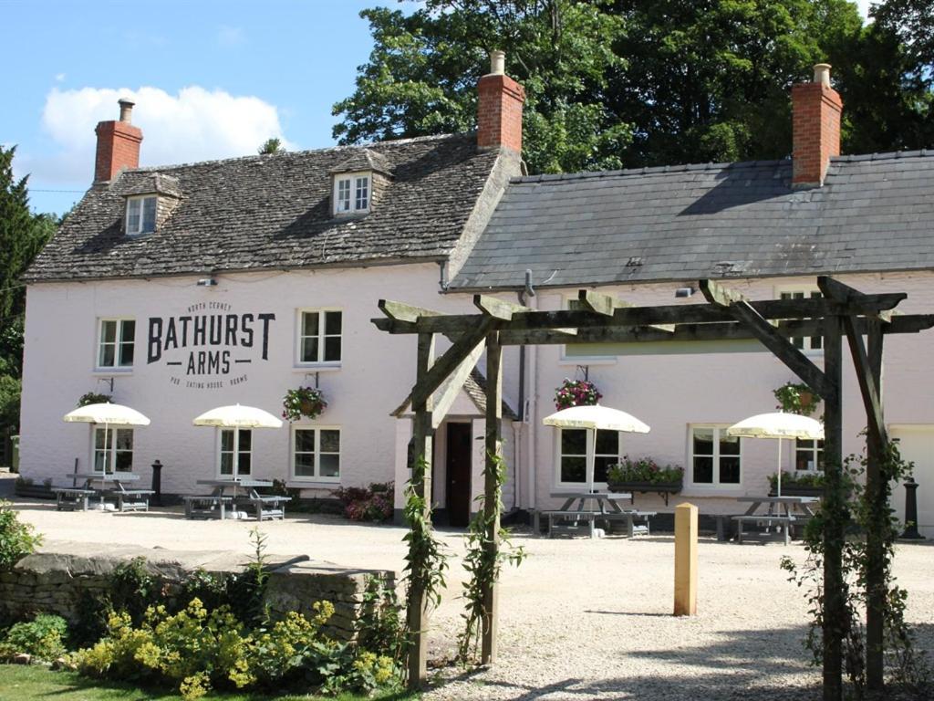 The Bathurst Arms Cirencester Extérieur photo
